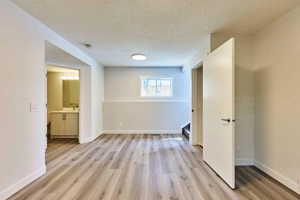 20 Erin Ridge Court SE Calgary AB T2B3B2