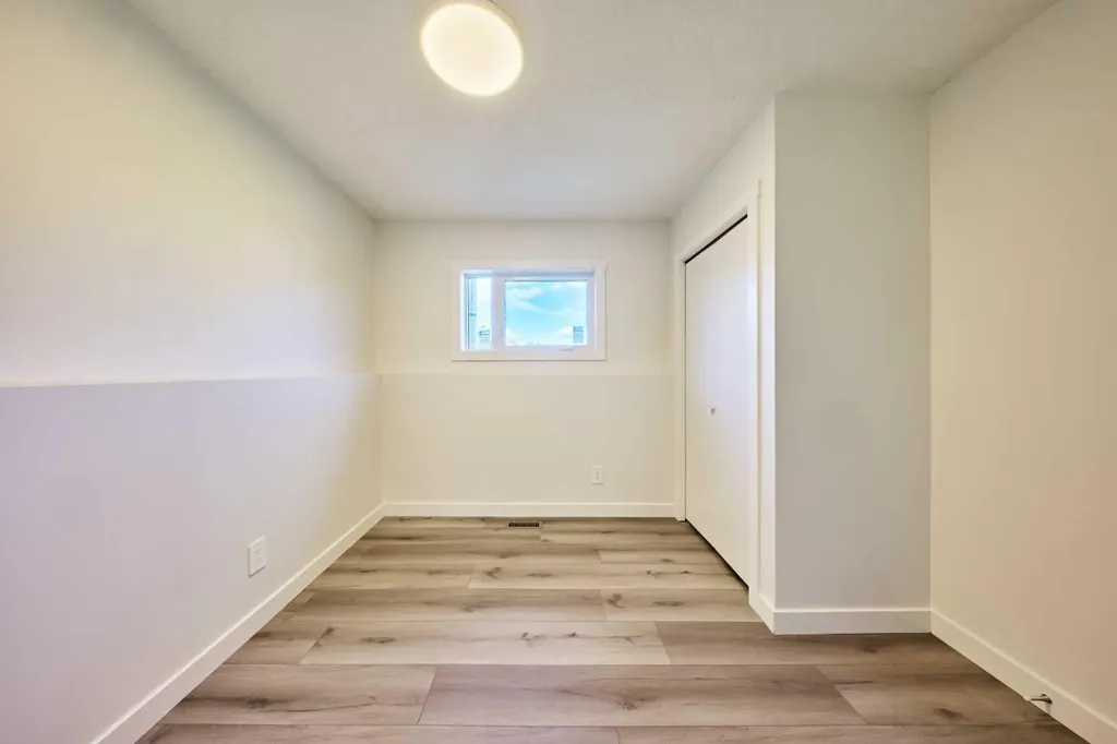 20 Erin Ridge Court SE Calgary AB T2B3B2