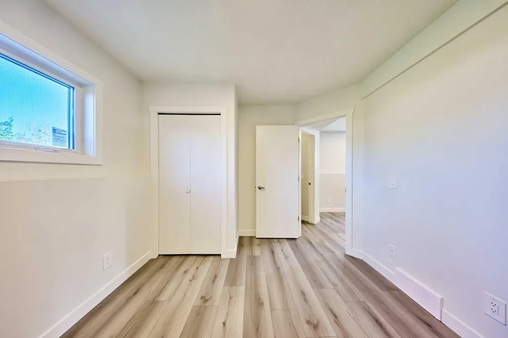 20 Erin Ridge Court SE Calgary AB T2B3B2