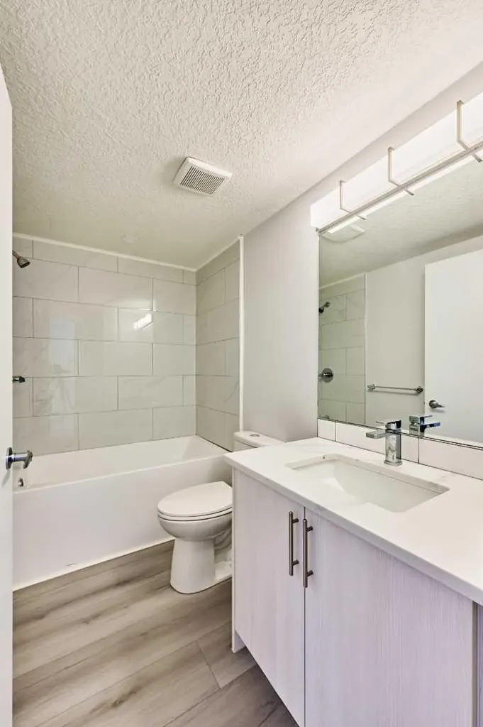 20 Erin Ridge Court SE Calgary AB T2B3B2