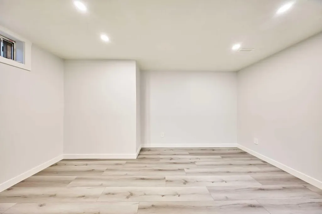 20 Erin Ridge Court SE Calgary AB T2B3B2