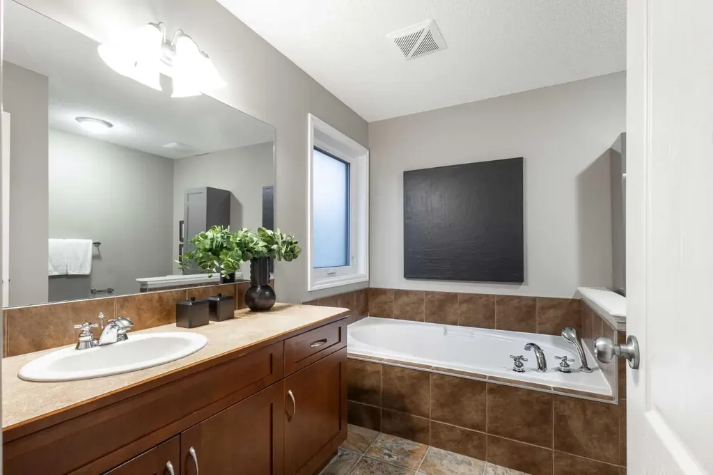 788 Luxstone Landing SW Airdrie AB T4B 3L1