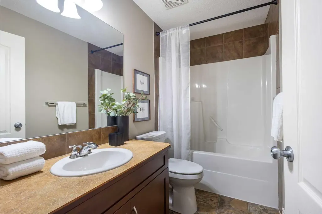 788 Luxstone Landing SW Airdrie AB T4B 3L1