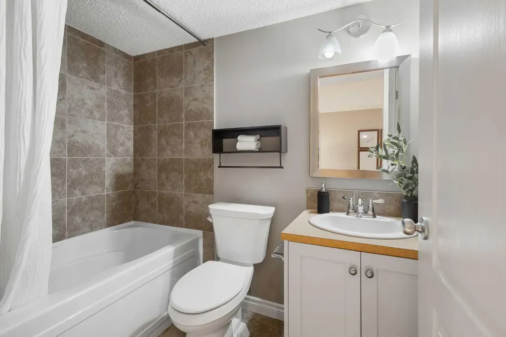 788 Luxstone Landing SW Airdrie AB T4B 3L1
