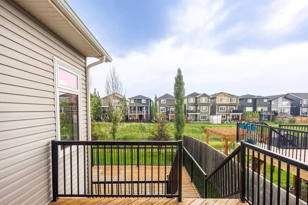 788 Luxstone Landing SW Airdrie AB T4B 3L1