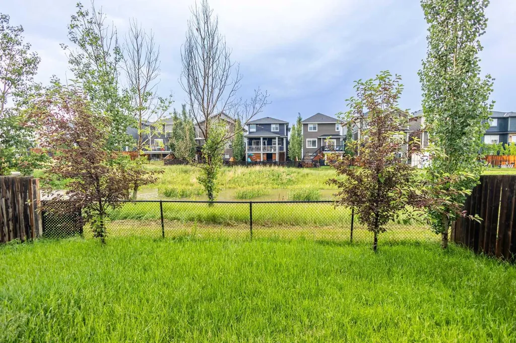 788 Luxstone Landing SW Airdrie AB T4B 3L1