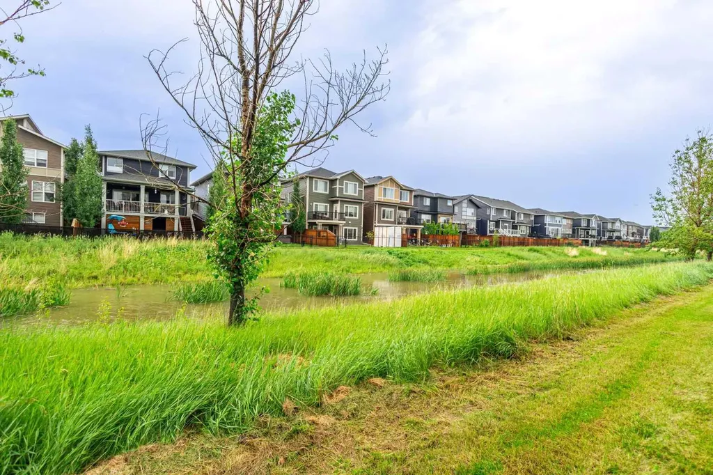 788 Luxstone Landing SW Airdrie AB T4B 3L1