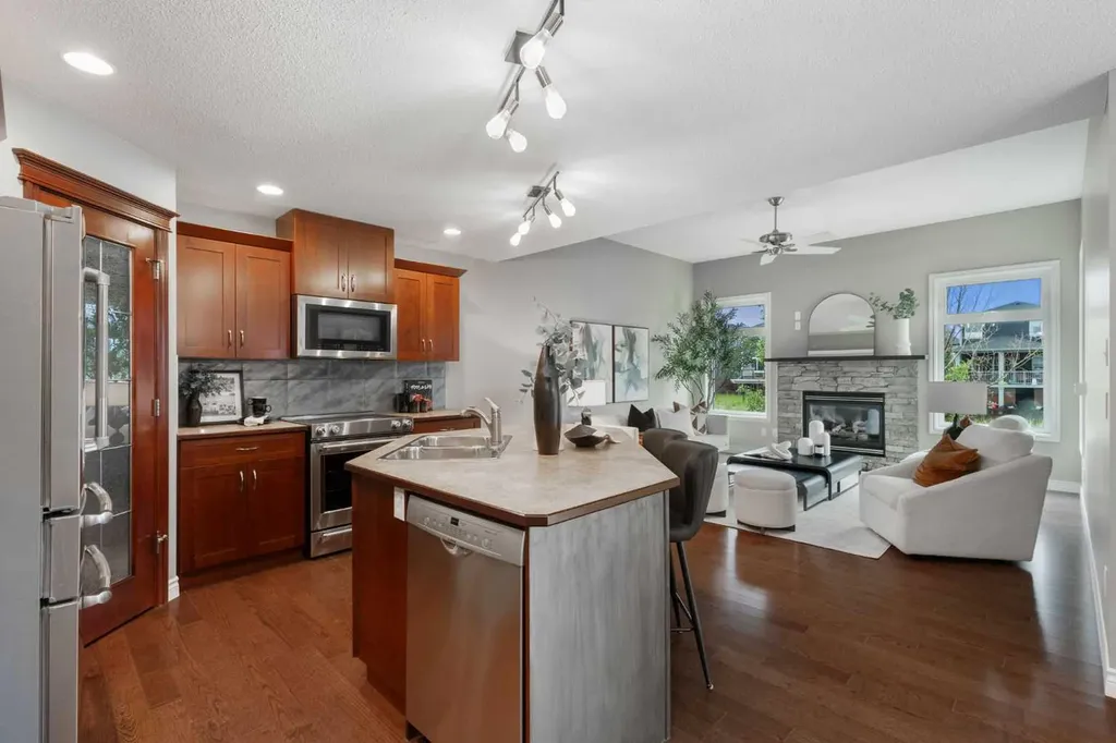 788 Luxstone Landing SW Airdrie AB T4B 3L1