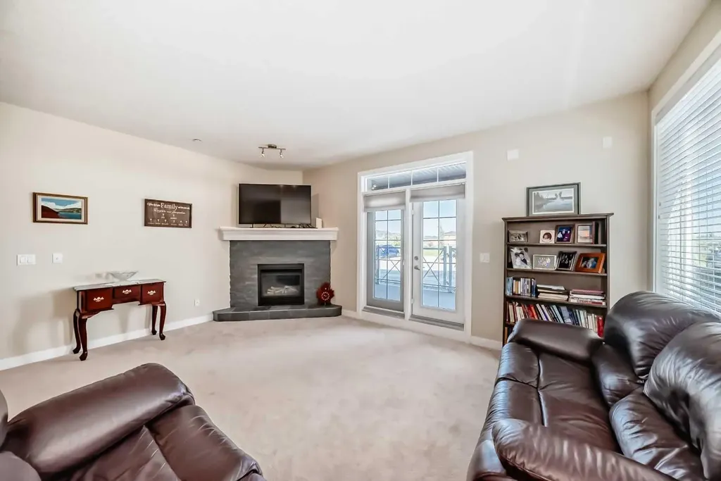 1005A Westmount Drive Strathmore AB T1P 0C3
