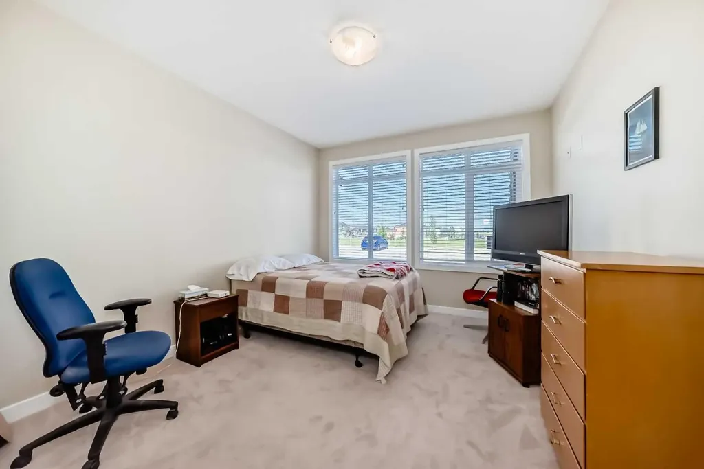 1005A Westmount Drive Strathmore AB T1P 0C3