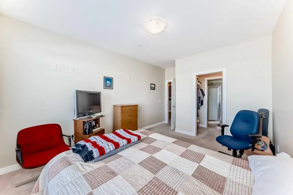1005A Westmount Drive Strathmore AB T1P 0C3