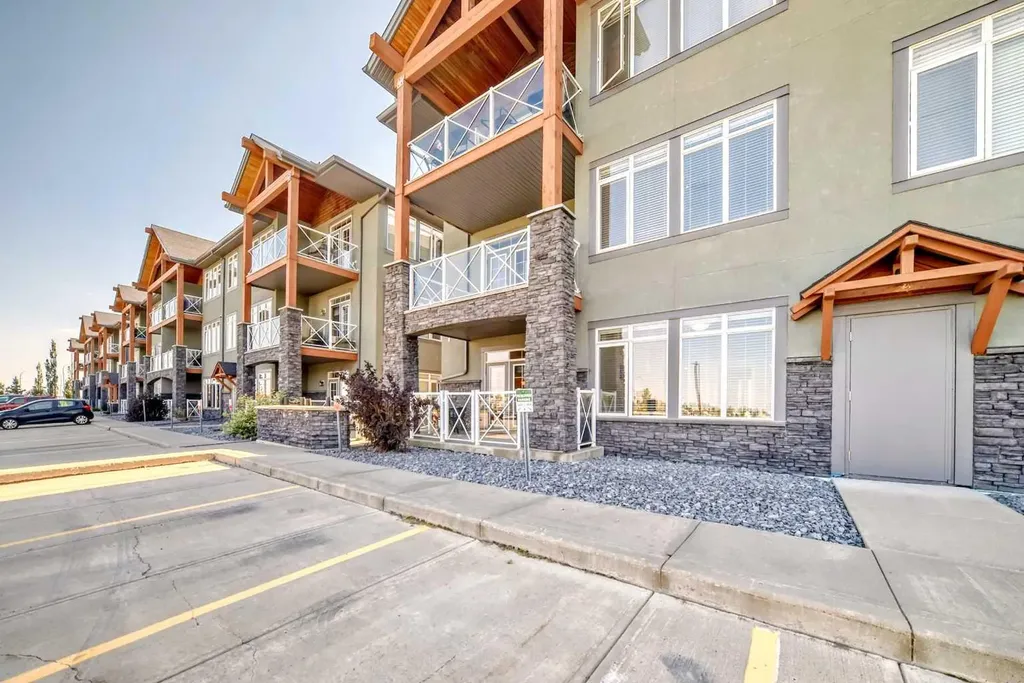 1005A Westmount Drive Strathmore AB T1P 0C3