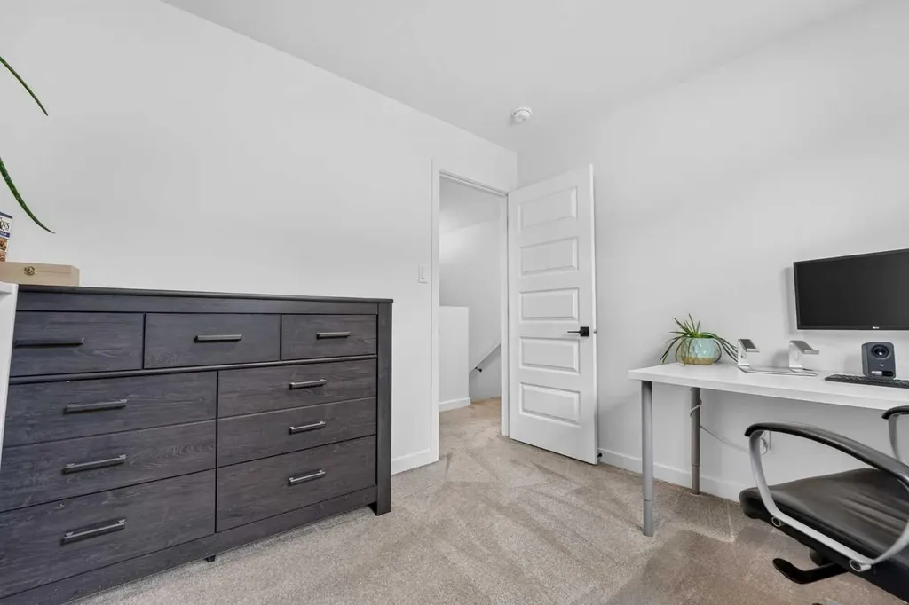 4541 25 Avenue S Lethbridge AB T1K8K5