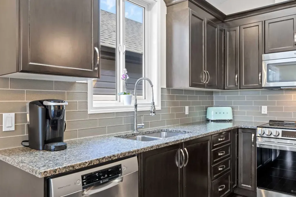 70 Auburn Crest Green SE Calgary AB T3M 1P7