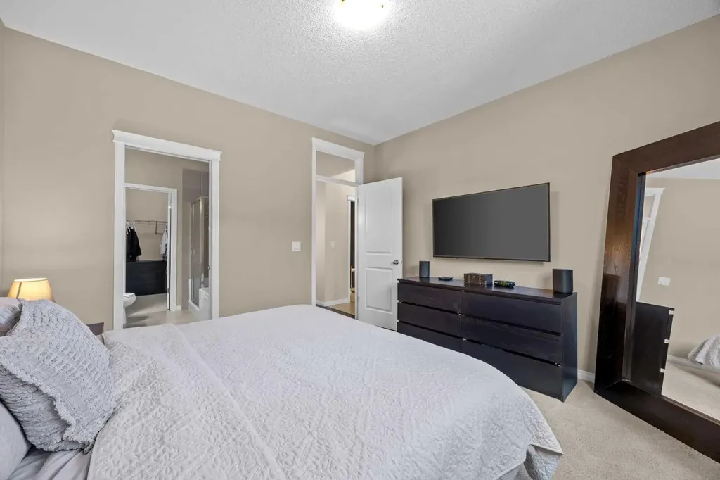 70 Auburn Crest Green SE Calgary AB T3M 1P7