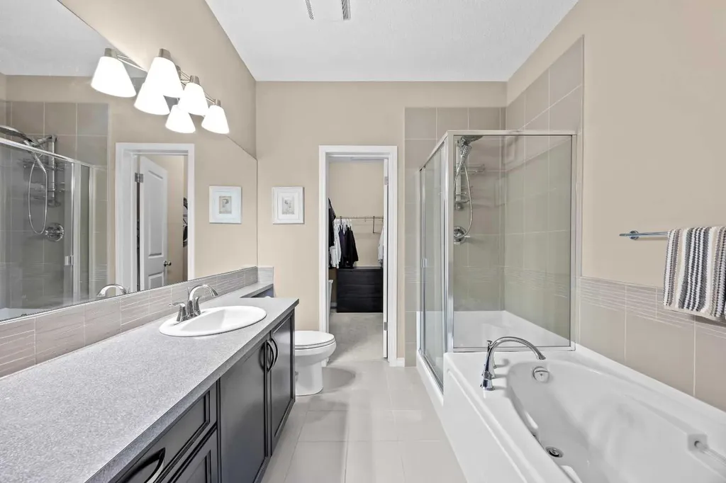 70 Auburn Crest Green SE Calgary AB T3M 1P7