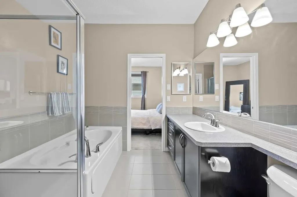 70 Auburn Crest Green SE Calgary AB T3M 1P7