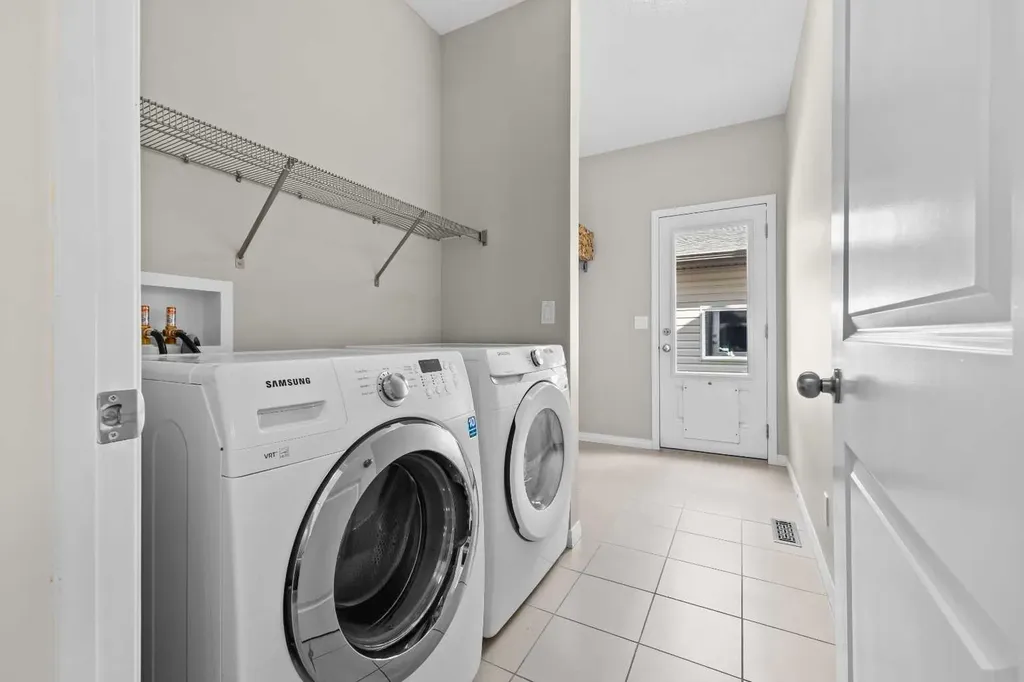 70 Auburn Crest Green SE Calgary AB T3M 1P7