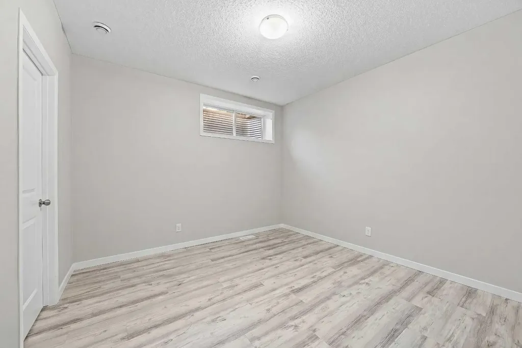 70 Auburn Crest Green SE Calgary AB T3M 1P7
