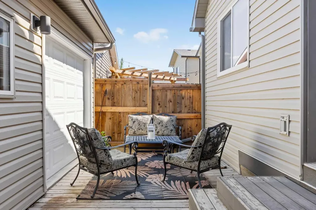 70 Auburn Crest Green SE Calgary AB T3M 1P7