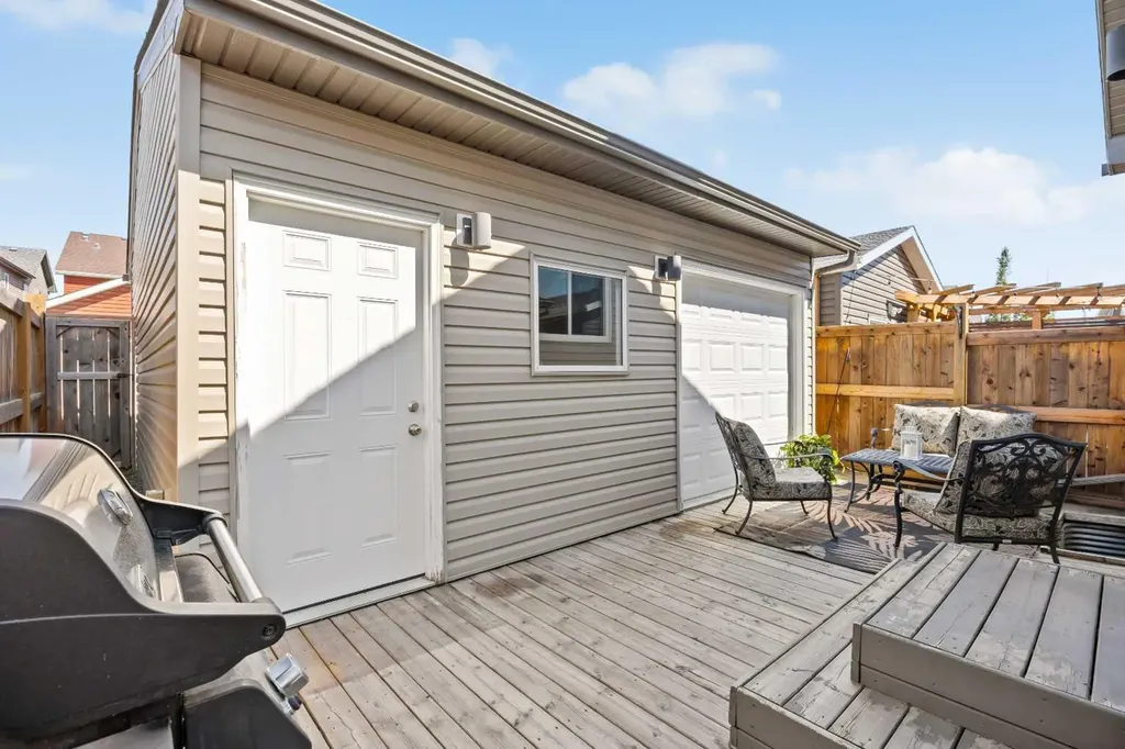 70 Auburn Crest Green SE Calgary AB T3M 1P7