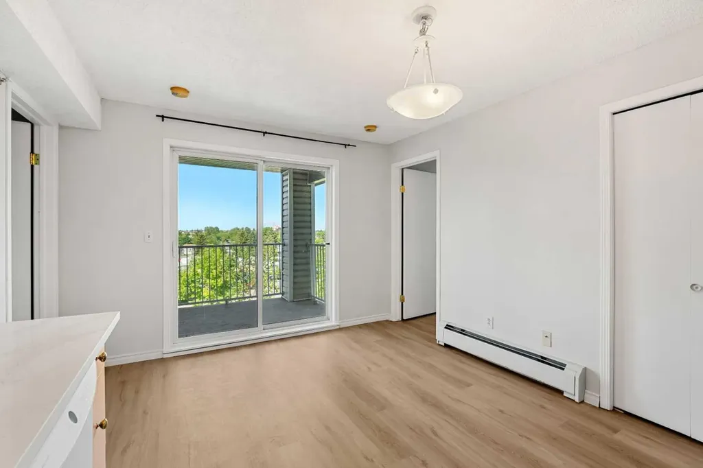 1717 60 Street SE Calgary AB T2A7Y7