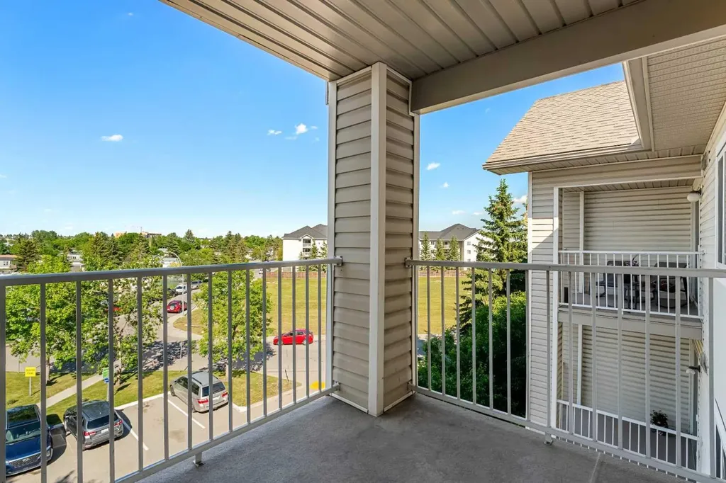 1717 60 Street SE Calgary AB T2A7Y7