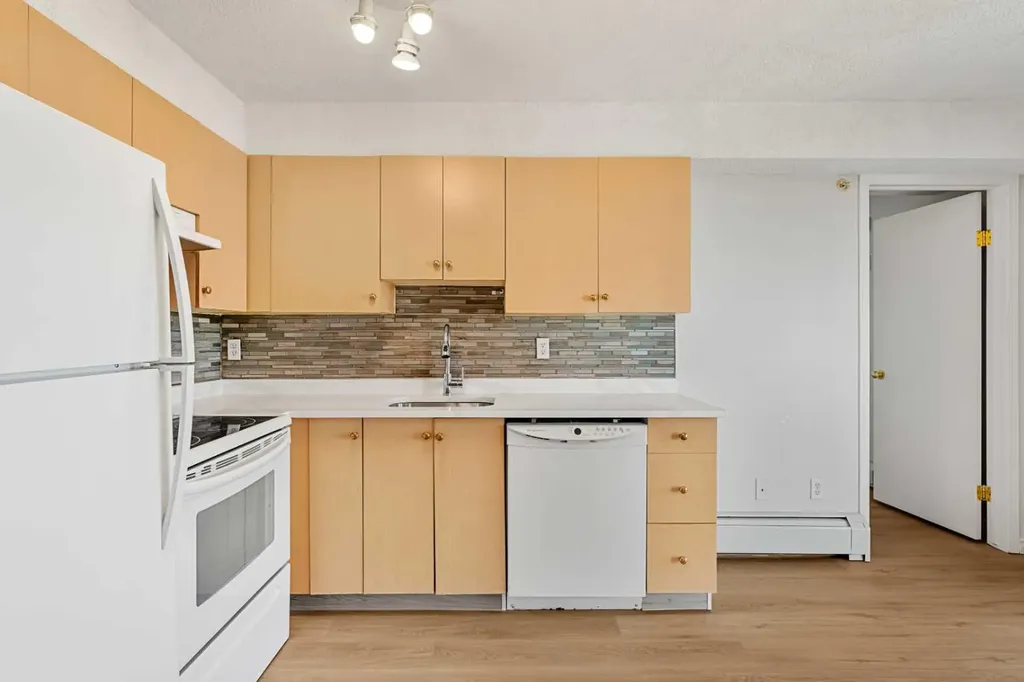 1717 60 Street SE Calgary AB T2A7Y7