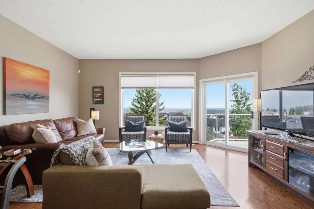 9 Hampstead Green NW Calgary AB T3A 6H1