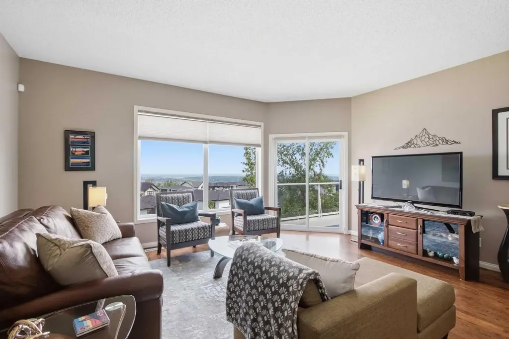 9 Hampstead Green NW Calgary AB T3A 6H1