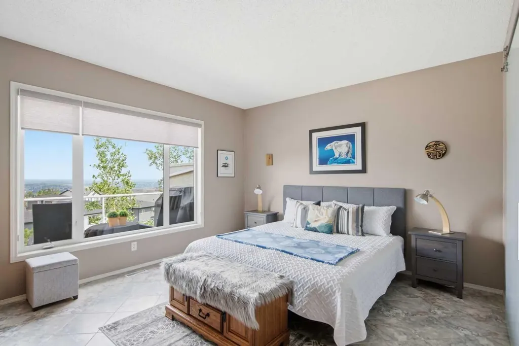 9 Hampstead Green NW Calgary AB T3A 6H1