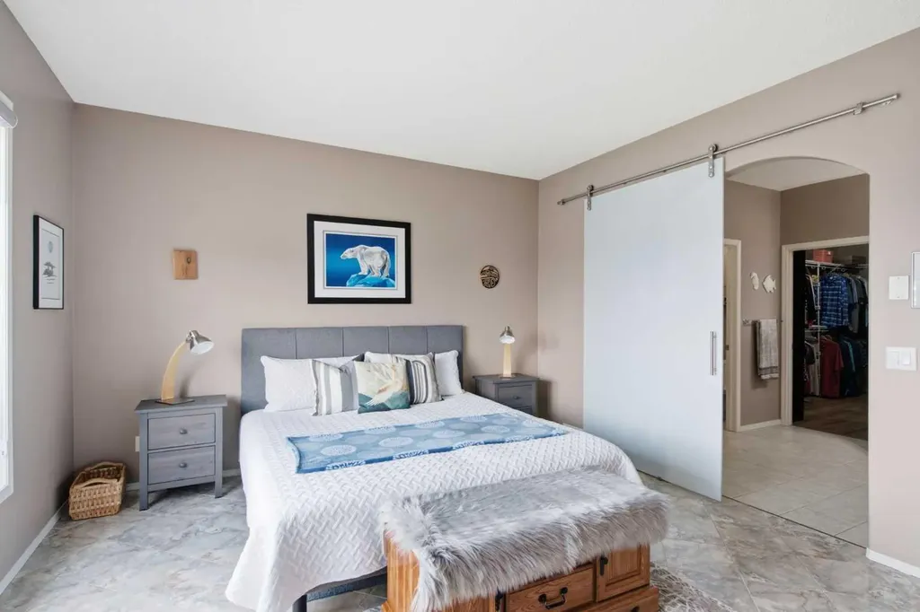 9 Hampstead Green NW Calgary AB T3A 6H1