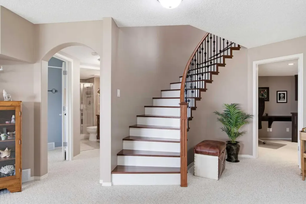 9 Hampstead Green NW Calgary AB T3A 6H1