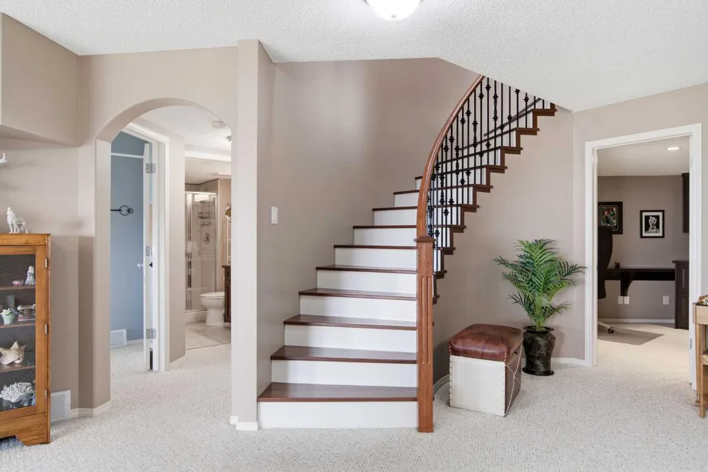 9 Hampstead Green NW Calgary AB T3A 6H1
