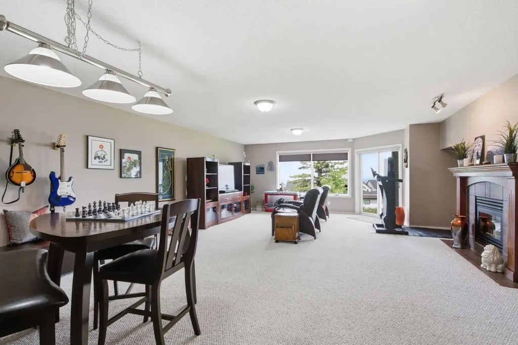 9 Hampstead Green NW Calgary AB T3A 6H1