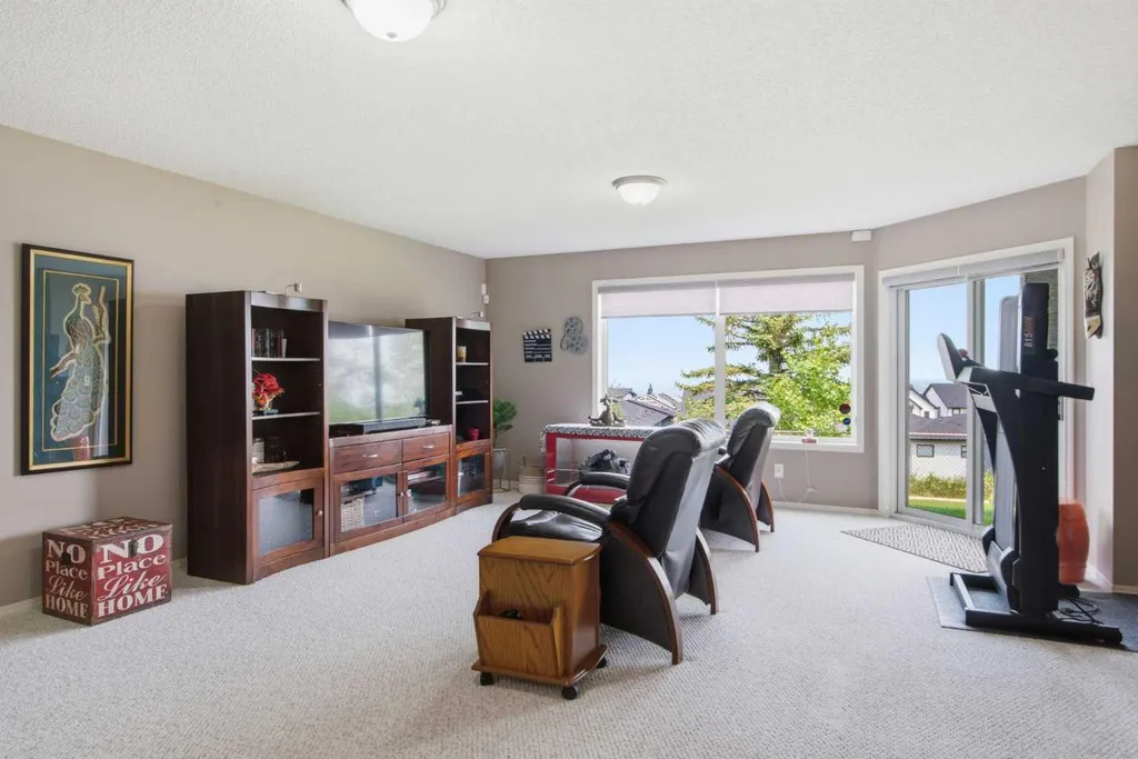 9 Hampstead Green NW Calgary AB T3A 6H1