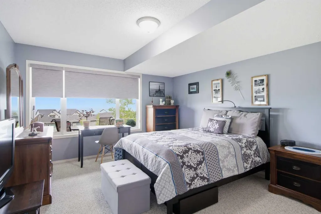 9 Hampstead Green NW Calgary AB T3A 6H1