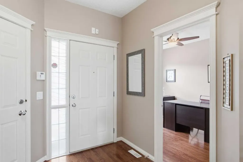 9 Hampstead Green NW Calgary AB T3A 6H1