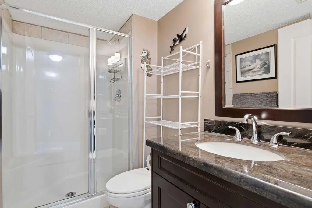 9 Hampstead Green NW Calgary AB T3A 6H1