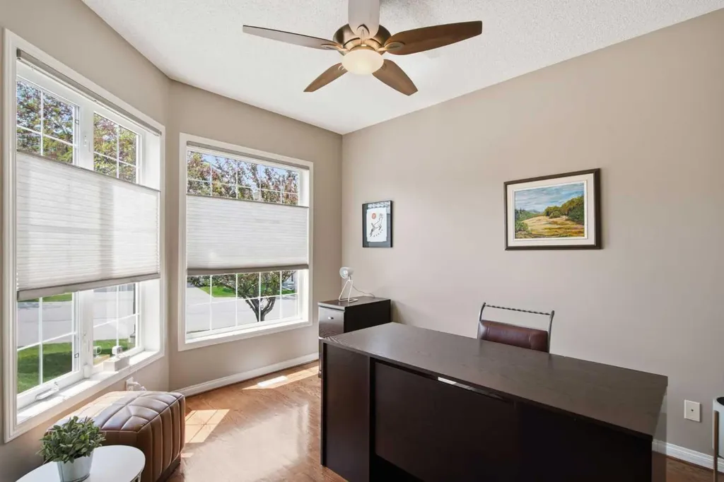 9 Hampstead Green NW Calgary AB T3A 6H1