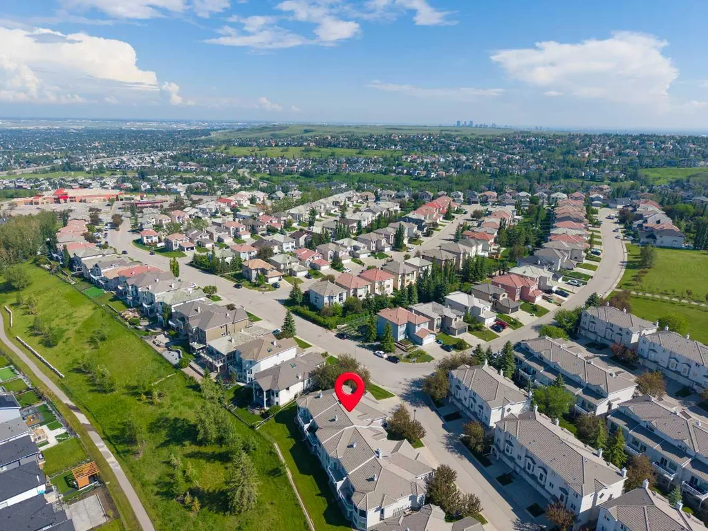 9 Hampstead Green NW Calgary AB T3A 6H1