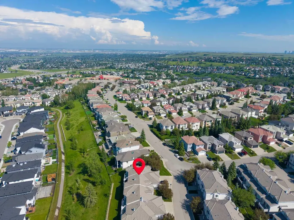 9 Hampstead Green NW Calgary AB T3A 6H1