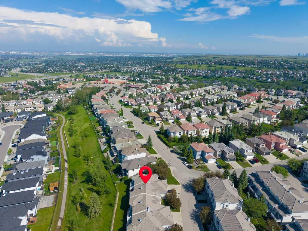 9 Hampstead Green NW Calgary AB T3A 6H1