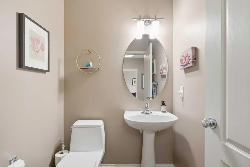 9 Hampstead Green NW Calgary AB T3A 6H1