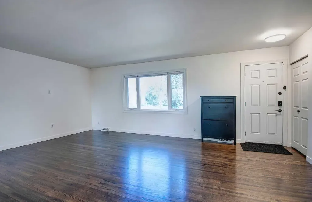 4319 Greenview Drive NE Calgary AB T2E 5R3