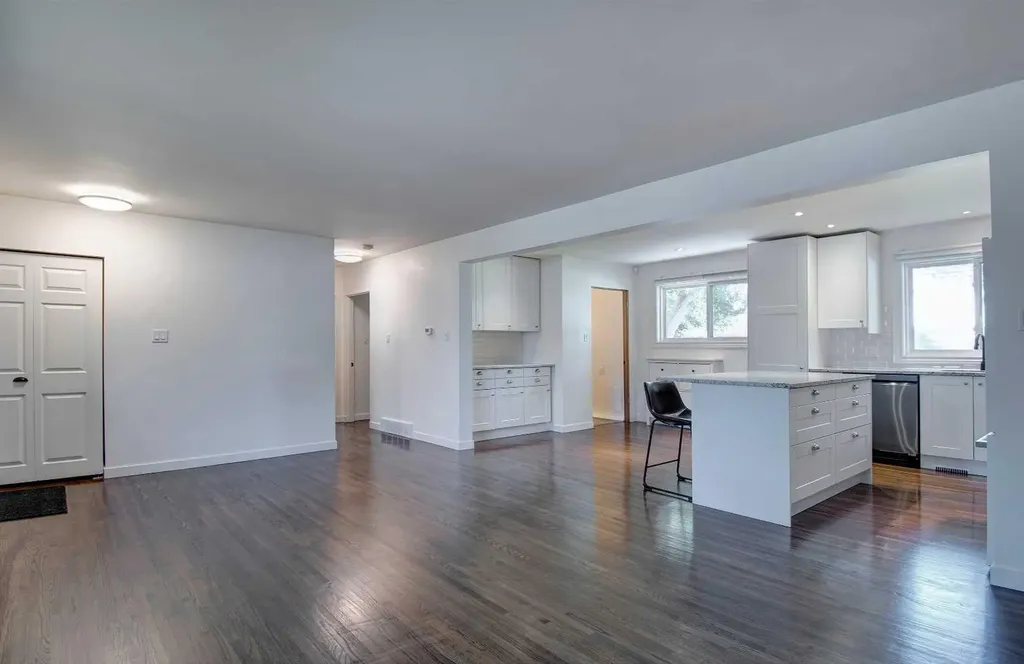 4319 Greenview Drive NE Calgary AB T2E 5R3