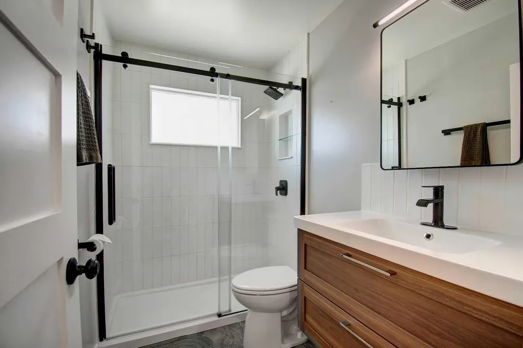 4319 Greenview Drive NE Calgary AB T2E 5R3