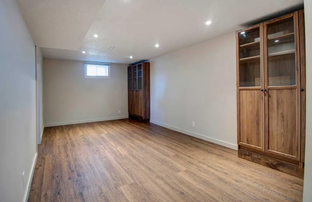 4319 Greenview Drive NE Calgary AB T2E 5R3