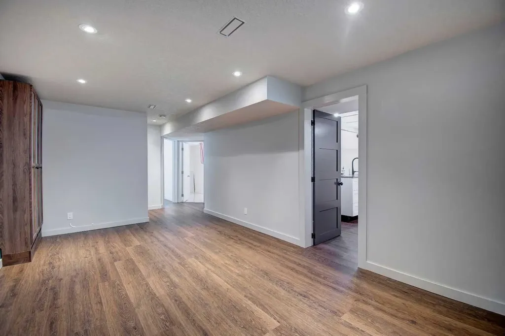 4319 Greenview Drive NE Calgary AB T2E 5R3