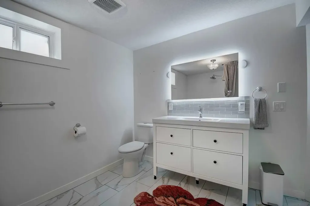 4319 Greenview Drive NE Calgary AB T2E 5R3